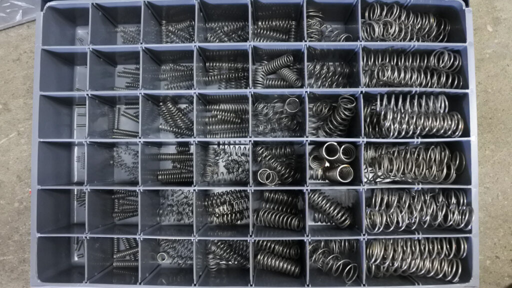 338 piece stainless steel compression spring assortment